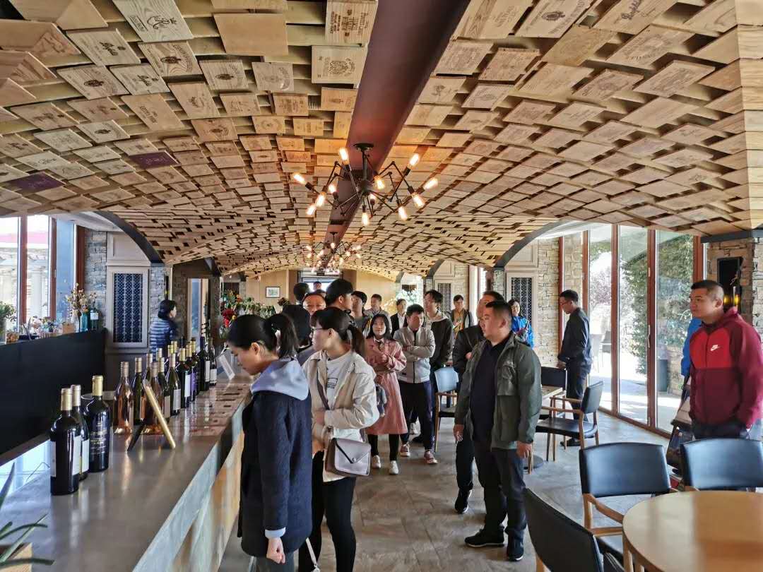 1585549853130416p5F0.jpg d3a9445a-6048-4ca7-8b64-94f047592392.jpg